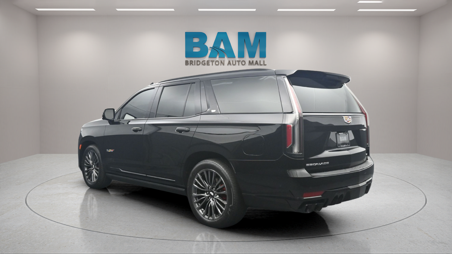 Used 2024 Cadillac Escalade V AWD/4WD image 4