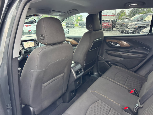 Used 2020 GMC Terrain SLE w/ Driver Convenience Package FWD image 9