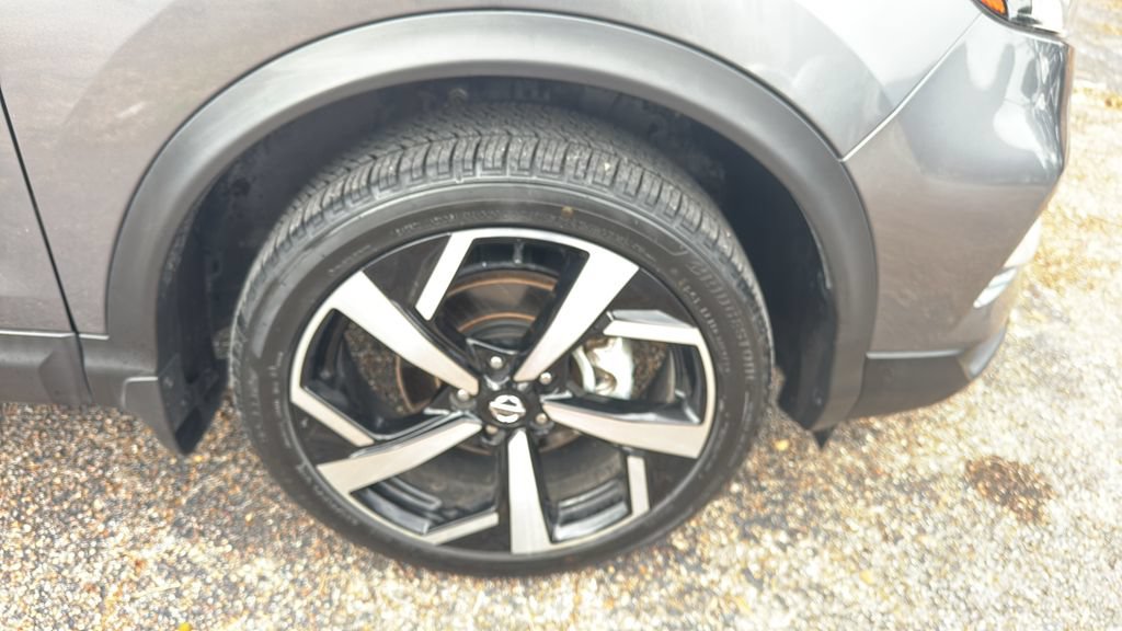 Used 2022 Nissan Rogue Sport SL FWD image 22
