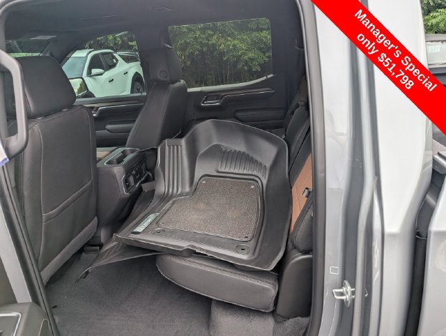 Used 2025 Chevrolet Silverado 1500 High Country w/ Technology Package AWD/4WD image 11