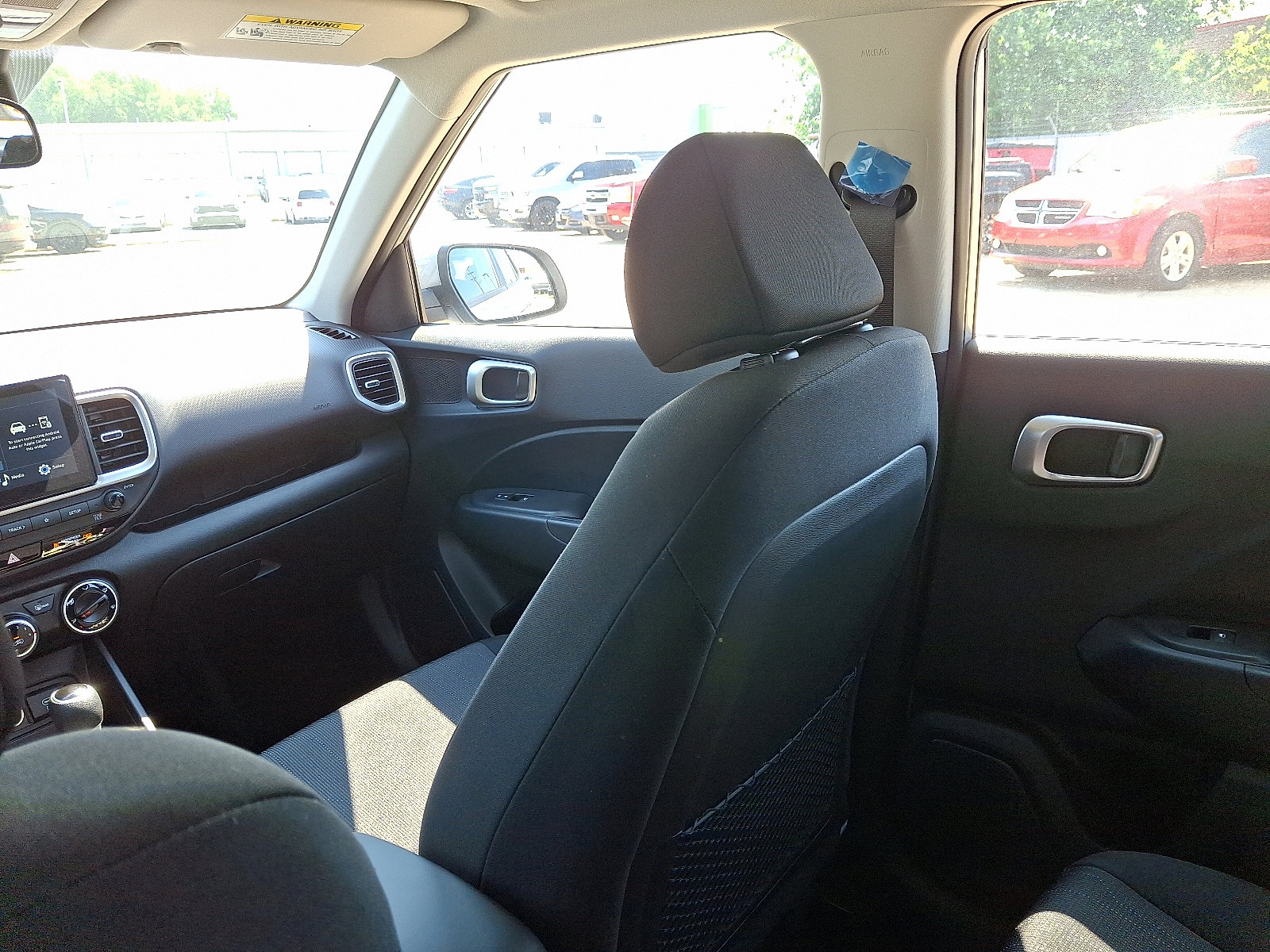 New 2025 Hyundai Venue SE image 11