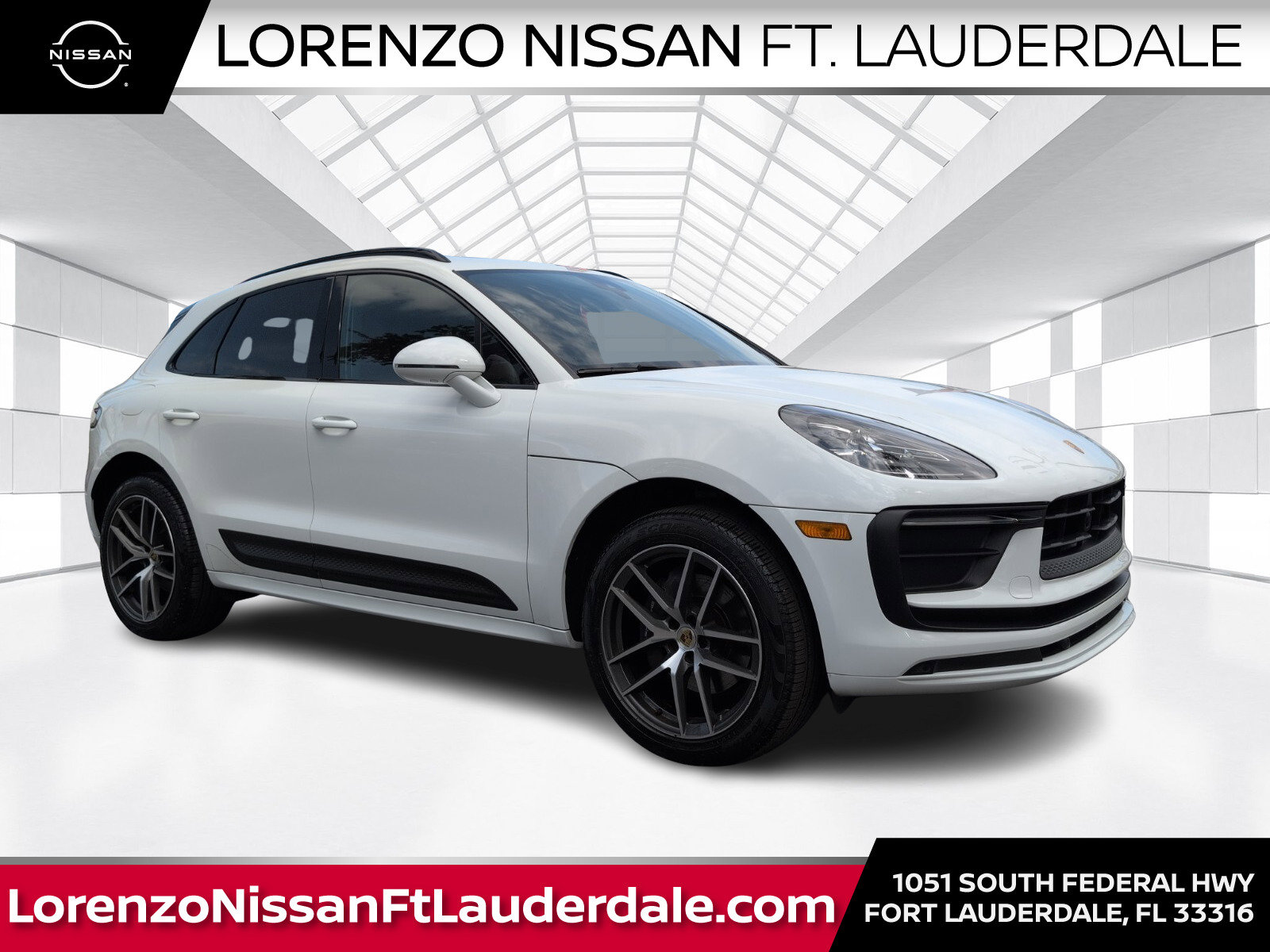Used 2023 Porsche Macan Turbo image 1