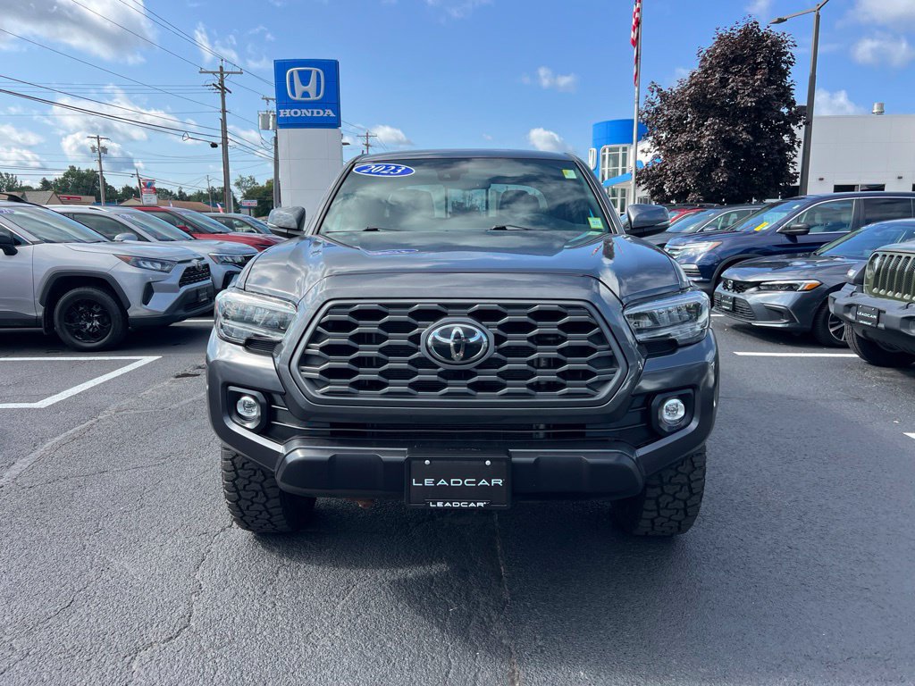 Used 2023 Toyota Tacoma TRD Off-Road w/ Black Out Package (TMS) AWD/4WD image 8