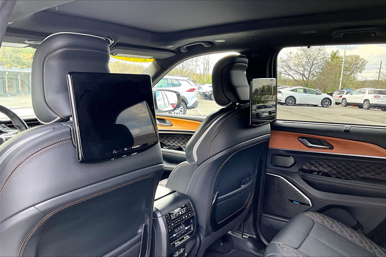 Used 2023 Jeep Grand Cherokee Summit image 32