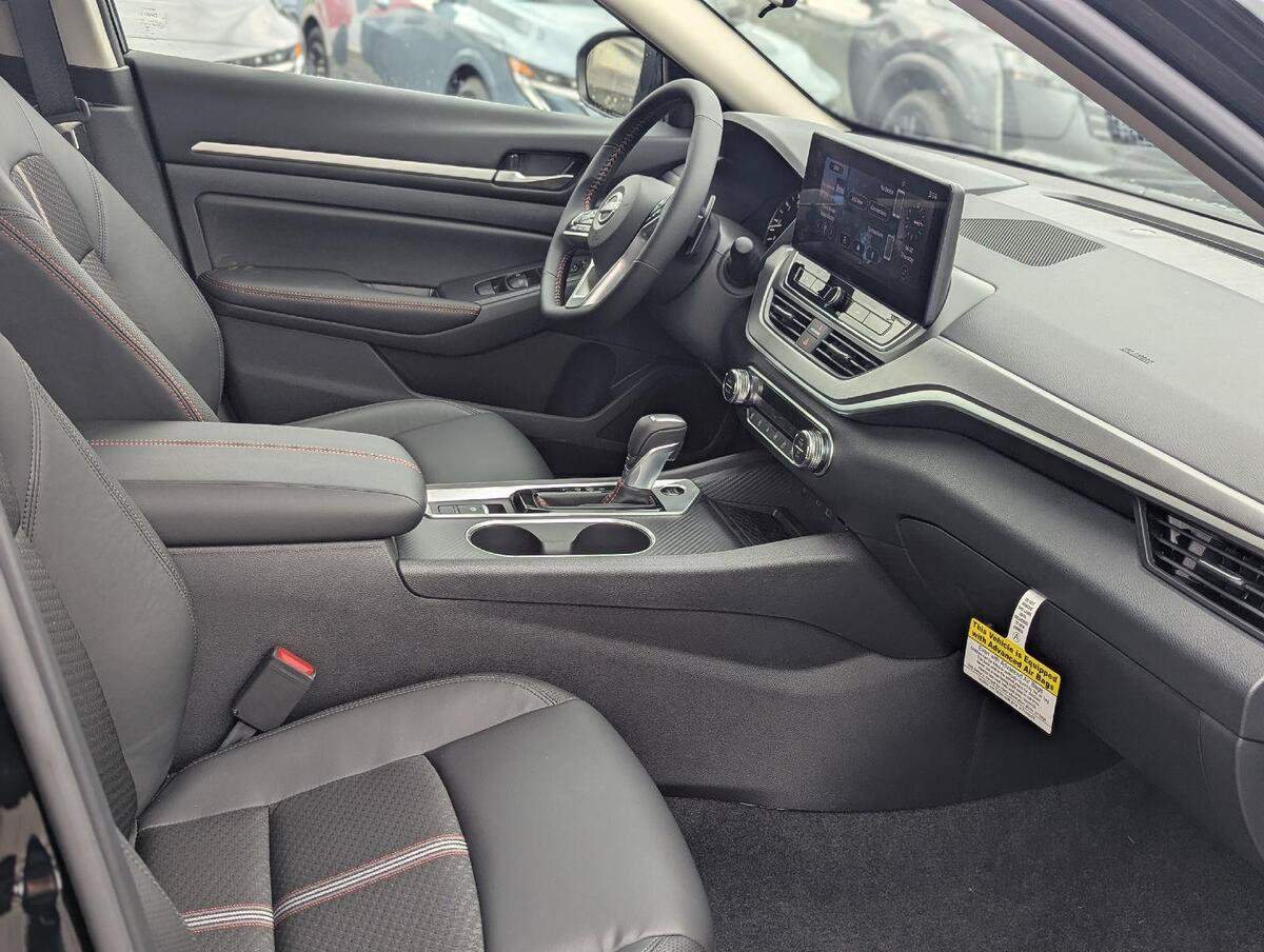 New 2026 Nissan Altima 2.5 SR w/ SR Midnight Edition Package AWD/4WD image 35