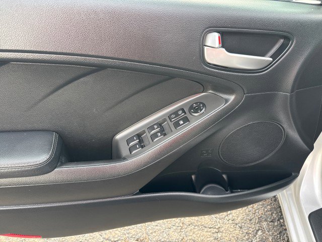 Used 2017 Kia Forte LX image 5