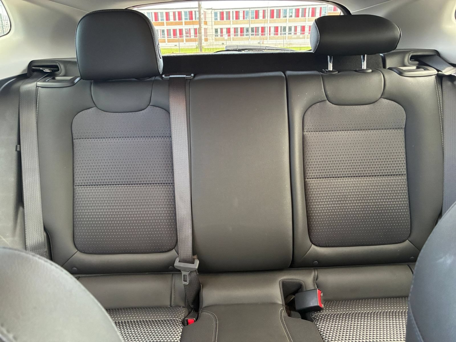 Used 2025 Chevrolet Trax LT FWD image 34