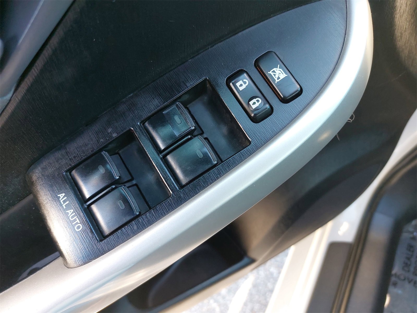 Used 2015 Toyota Prius Prime Advanced image 27