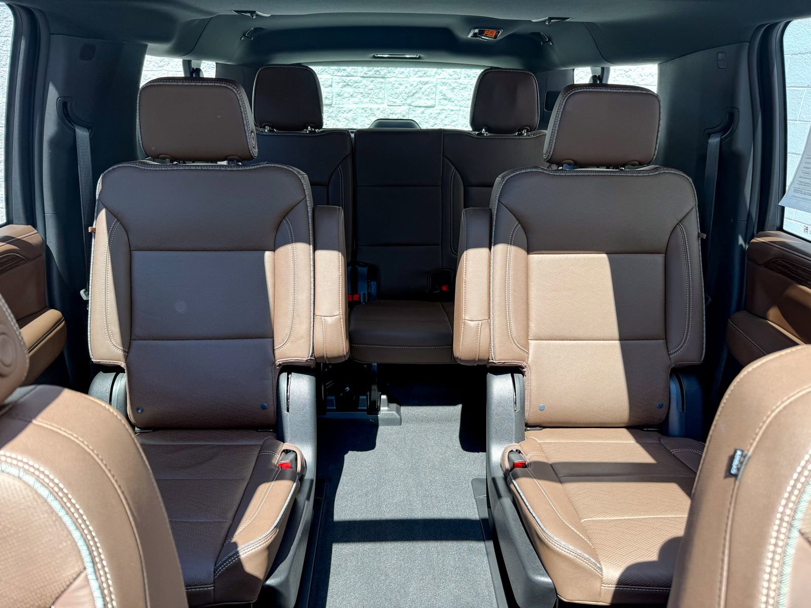 Used 2022 Chevrolet Suburban High Country AWD/4WD image 15
