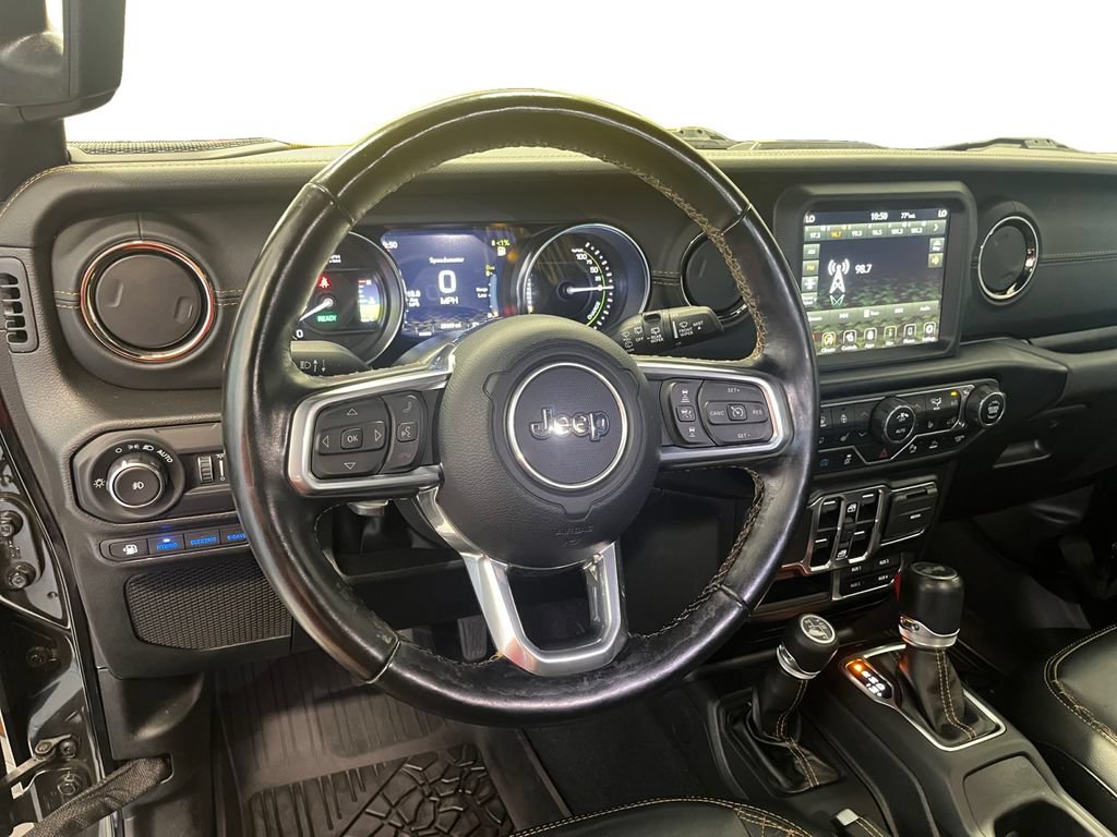 Used 2022 Jeep Wrangler Unlimited Sahara AWD/4WD image 12
