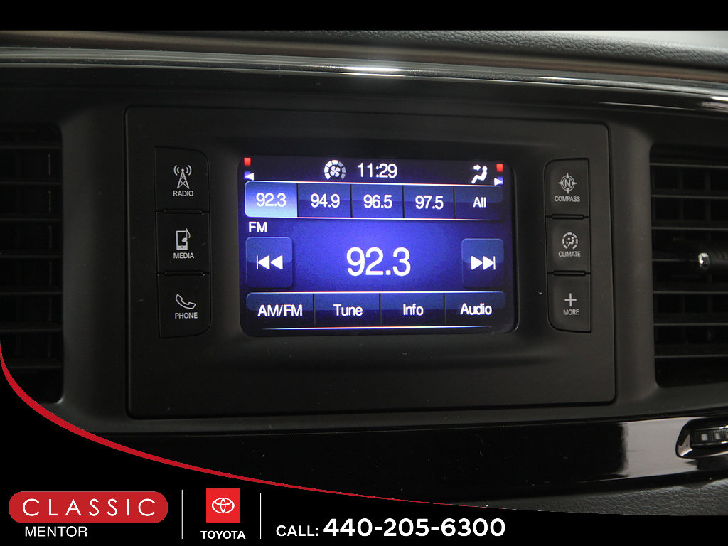 Used 2017 Chrysler Pacifica LX FWD image 10