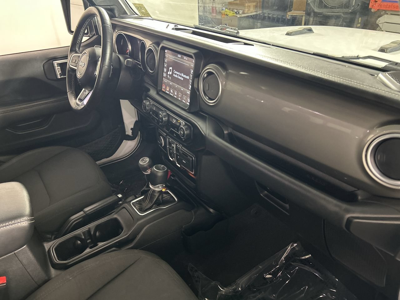 Used 2022 Jeep Gladiator Overland AWD/4WD image 26