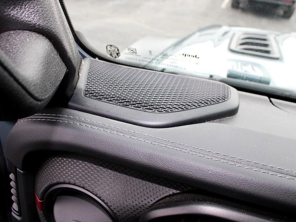 Used 2024 Jeep Wrangler Unlimited Rubicon w/ XTREMEE 35" Tire Package image 38