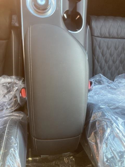 Used 2025 Genesis GV70 3.5T Sport w/ Sport Advanced Package image 17