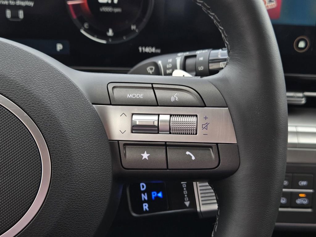 Used 2025 Hyundai Kona Limited image 12