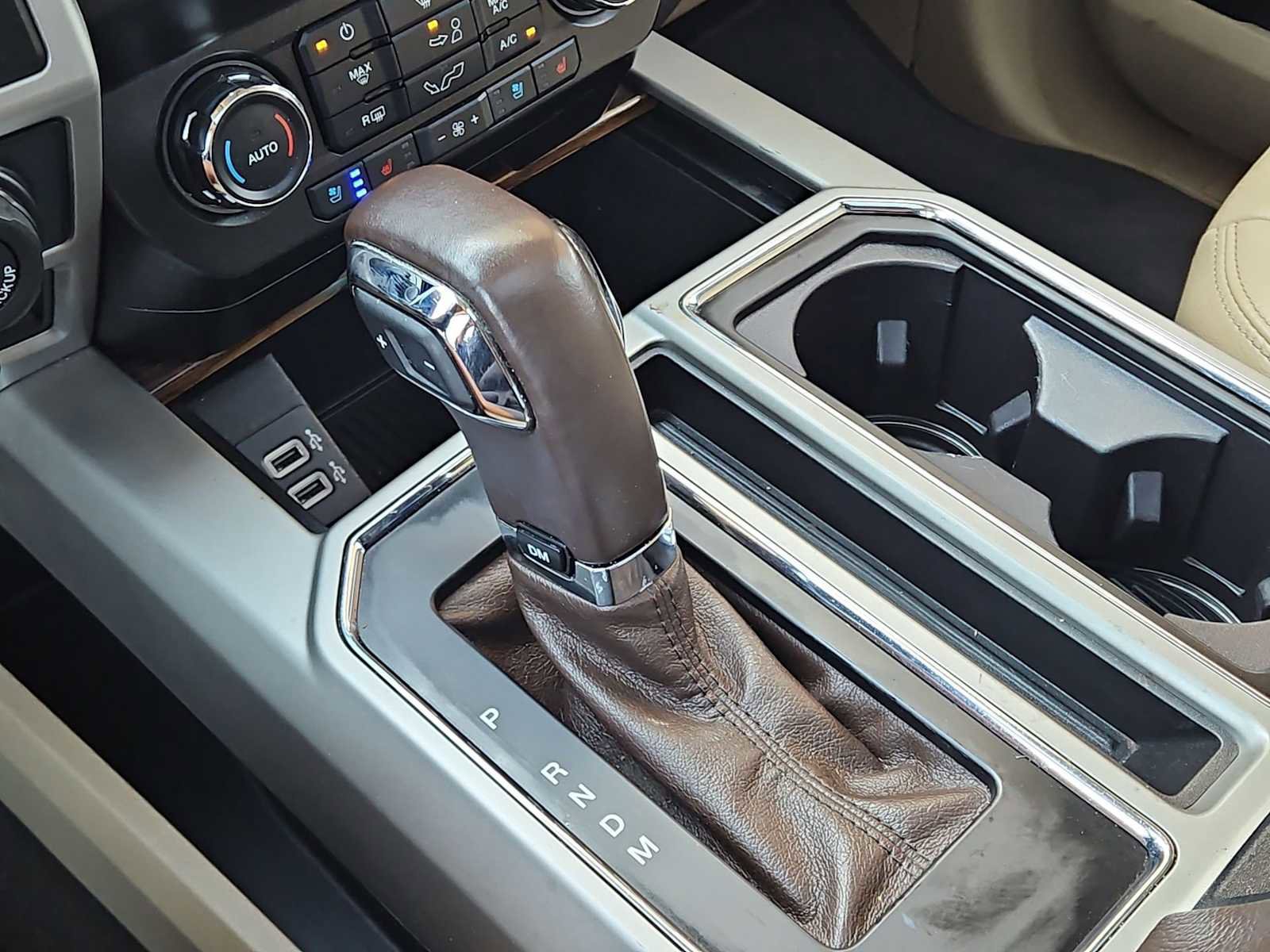 Used 2019 Ford F150 Lariat image 34