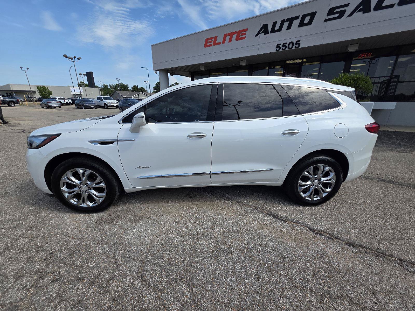 Used 2020 Buick Enclave Avenir w/ Avenir Technology Package FWD image 8