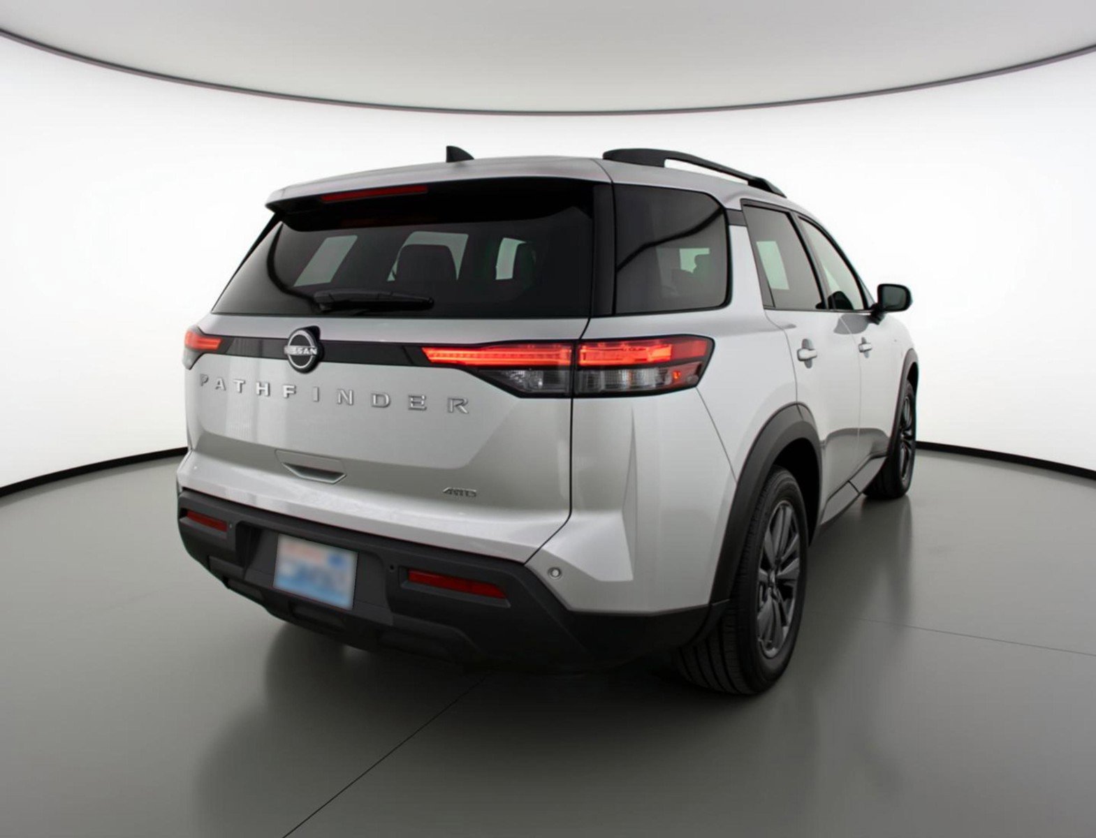 Used 2025 Nissan Pathfinder SV image 9