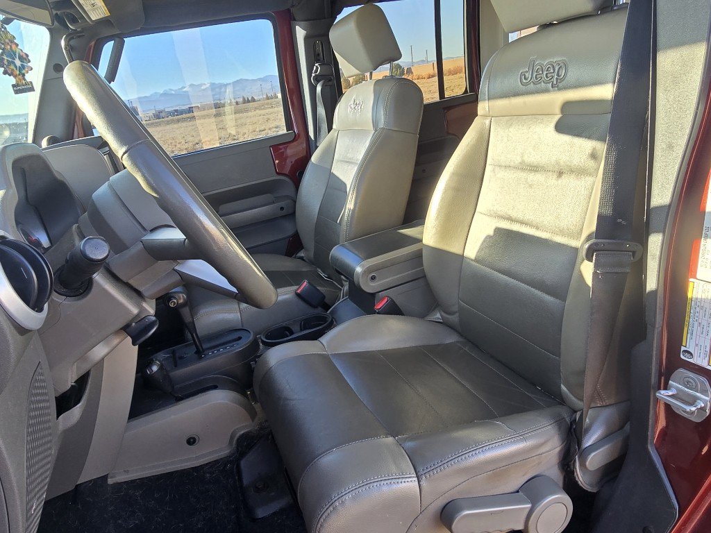 Used 2010 Jeep Wrangler Unlimited Sahara w/ Mopar Chrome Edition Group image 12