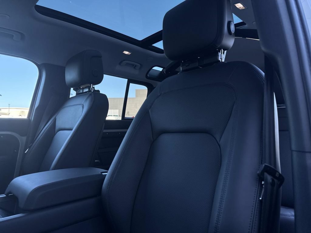 New 2026 Land Rover Defender 110 S AWD/4WD image 21