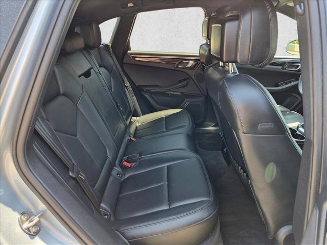 Used 2023 Porsche Macan AWD/4WD image 18