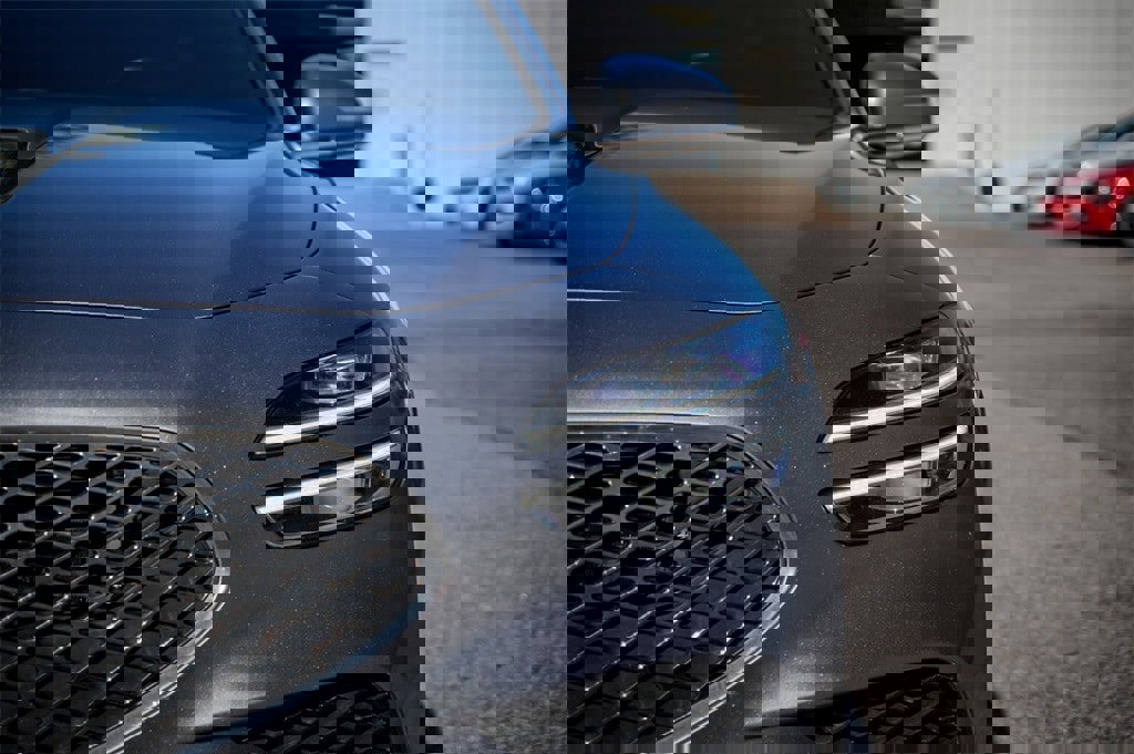 Used 2022 Genesis G70 3.3T image 5