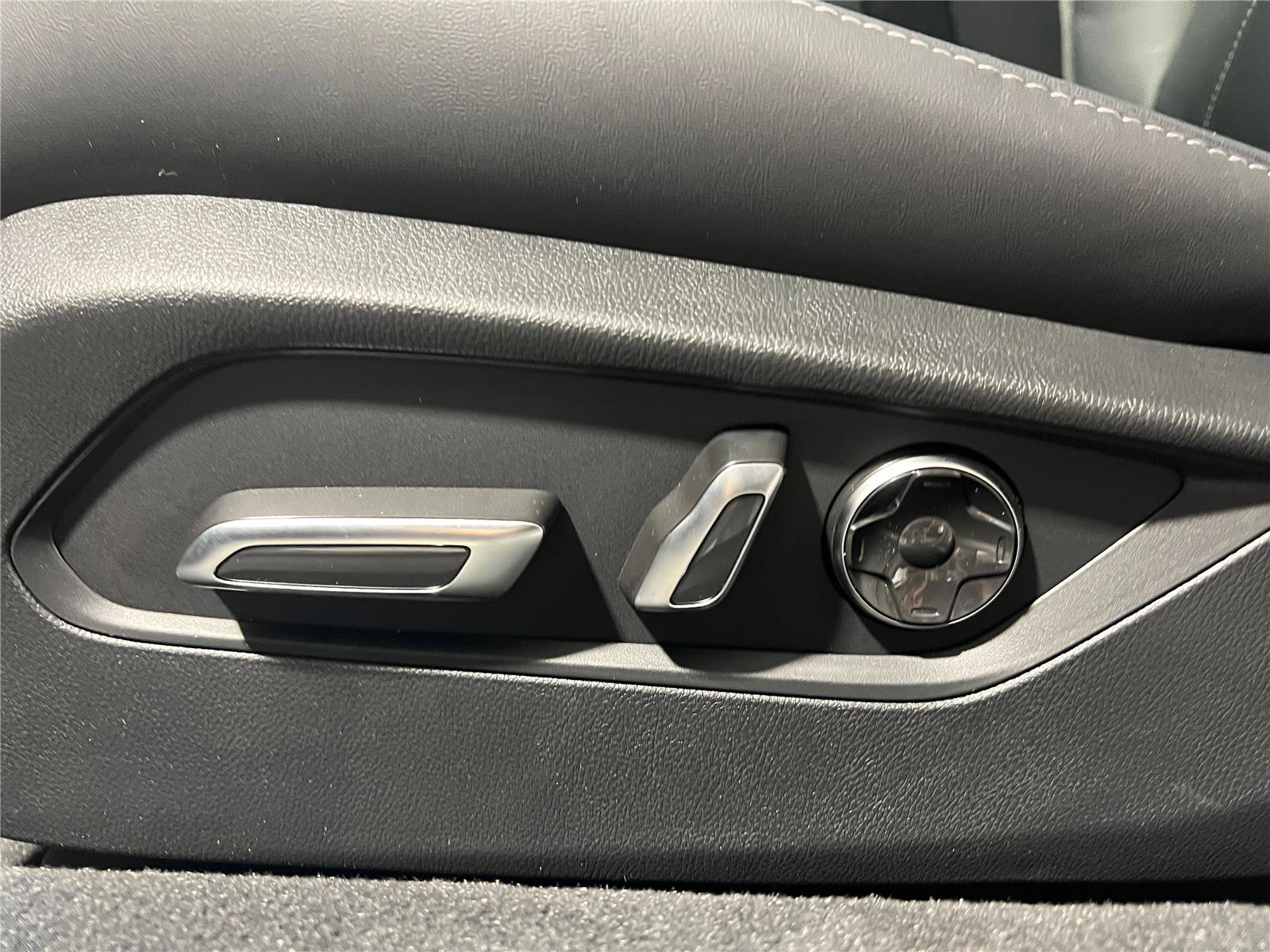 New 2025 Acura TLX w/ Technology Package image 11