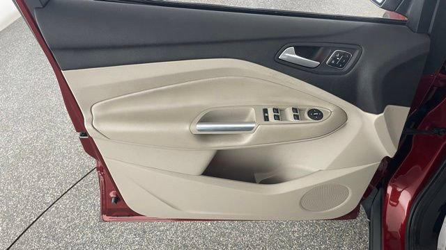 Used 2015 Ford Escape Titanium image 34