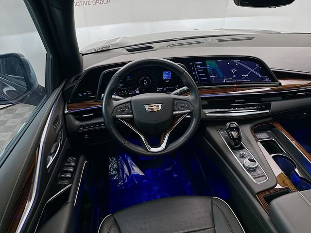 Used 2022 Cadillac Escalade Premium Luxury AWD/4WD image 25