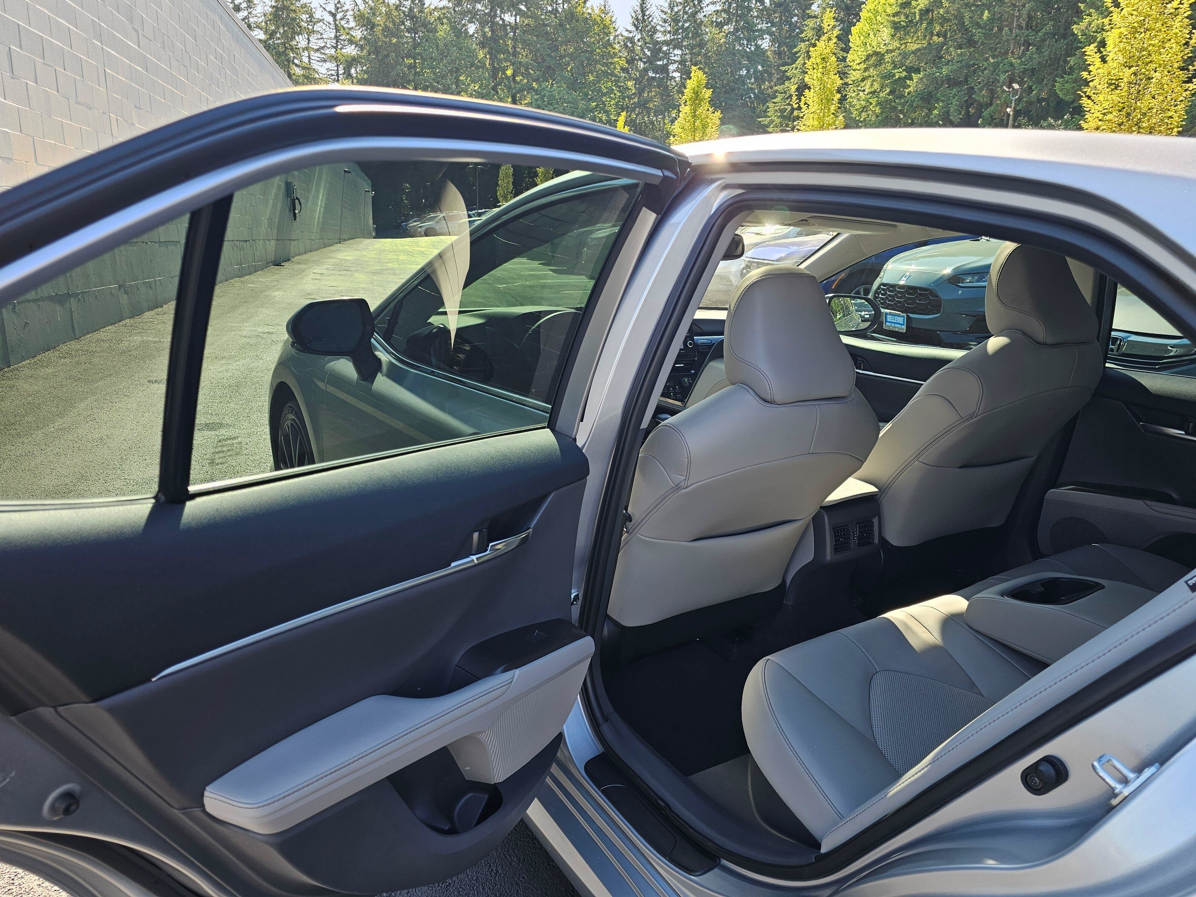 Used 2023 Toyota Camry XLE w/ Navigation Package FWD image 18