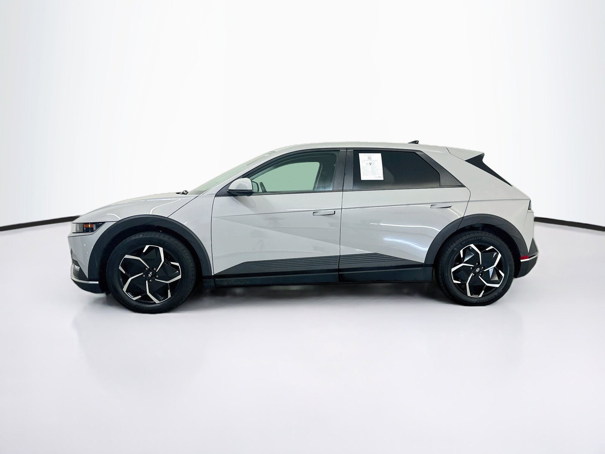 Used 2024 Hyundai Ioniq 5 SEL AWD/4WD image 4