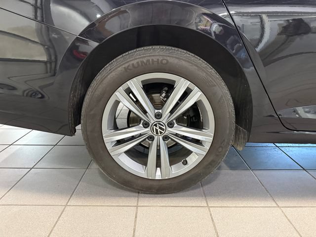 Used 2024 Volkswagen Jetta SE FWD image 9