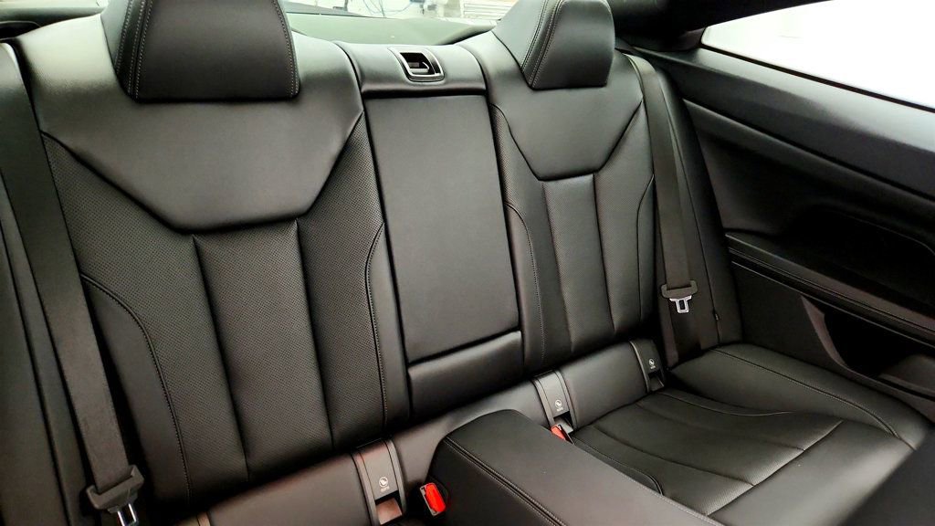 Used 2023 BMW 440i xDrive Coupe w/ Premium Package image 28