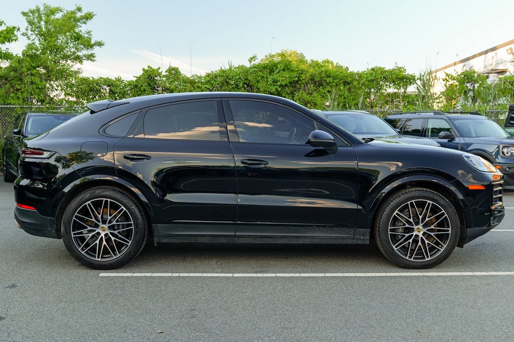 Used 2024 Porsche Cayenne Coupe AWD/4WD image 8