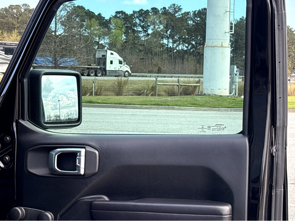 Used 2018 Jeep Wrangler Unlimited Sport image 16