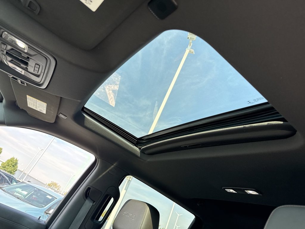 Used 2019 GMC Sierra 1500 AT4 w/ AT4 Premium Package AWD/4WD image 22