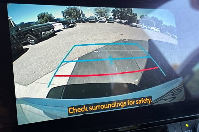 Used 2023 Toyota Highlander XLE FWD image 28