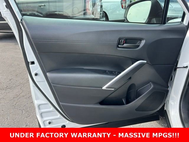 Used 2025 Toyota Corolla Cross LE FWD image 12