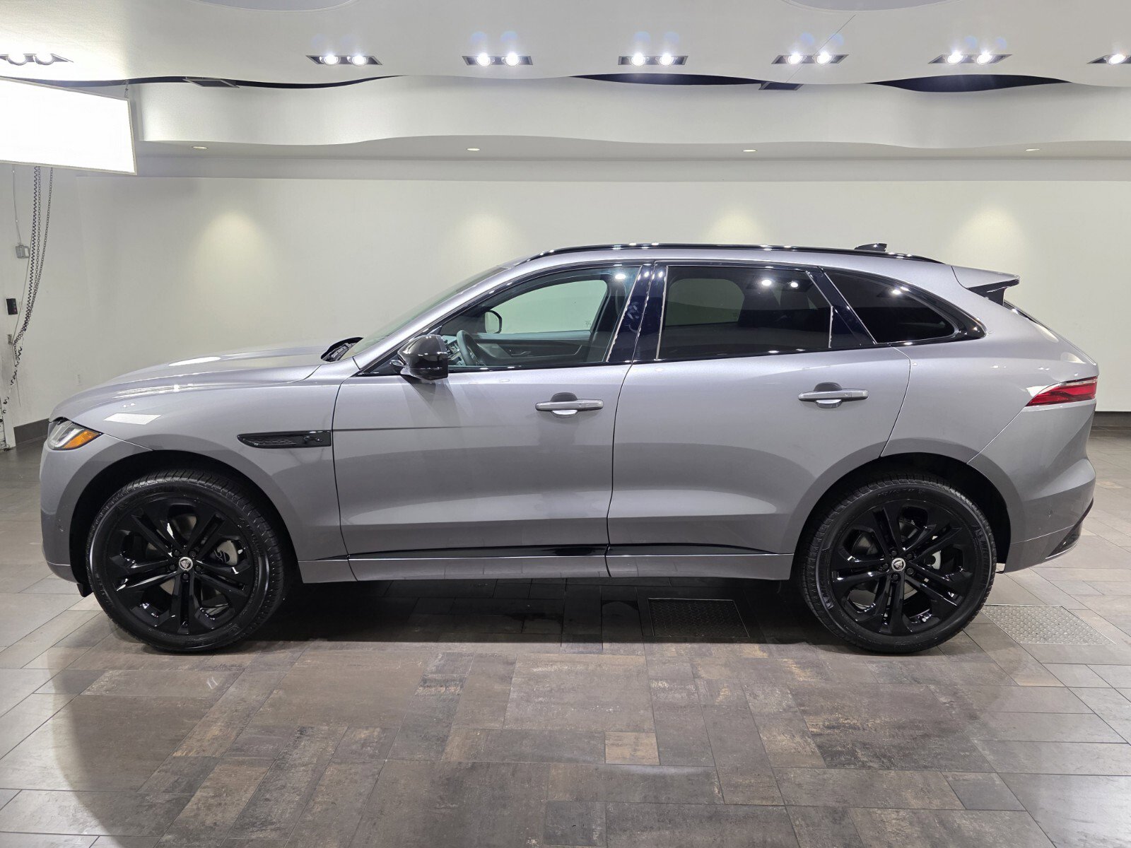 New 2026 Jaguar F-PACE R-Dynamic S AWD/4WD image 3