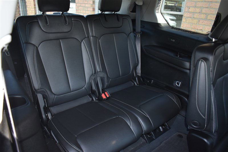Used 2023 Jeep Grand Cherokee L Limited AWD/4WD image 27