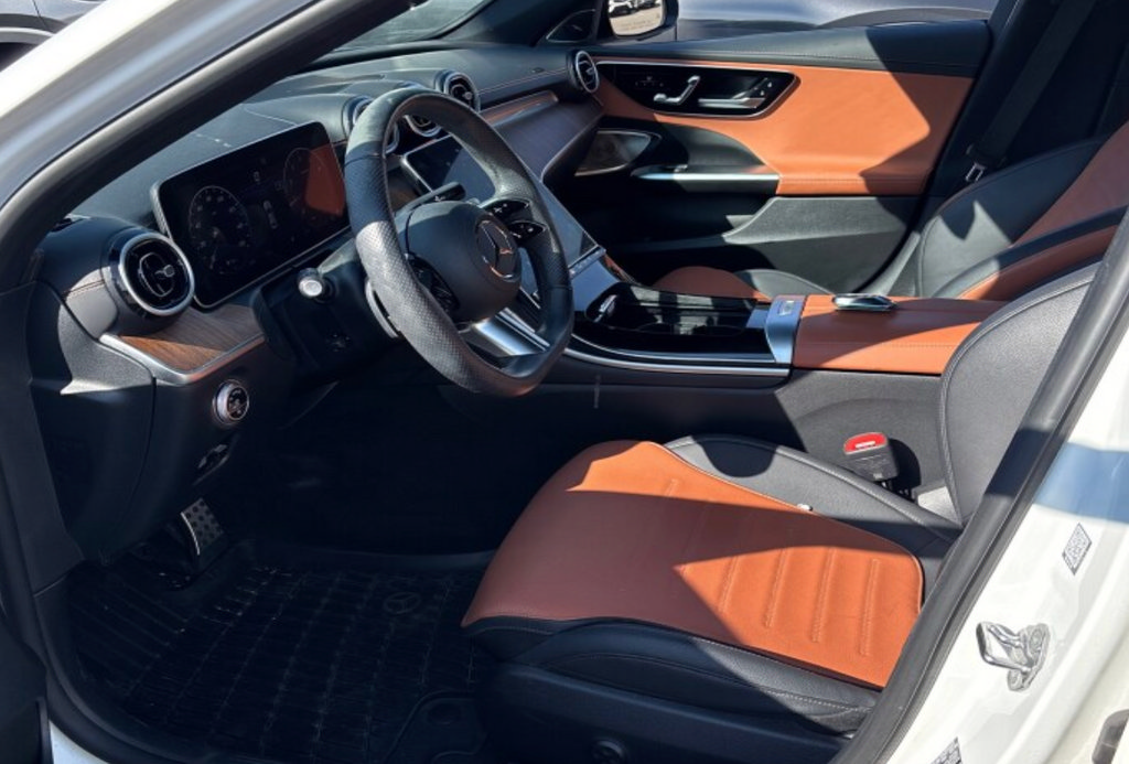 Used 2023 Mercedes-Benz C 300 4MATIC Sedan image 4