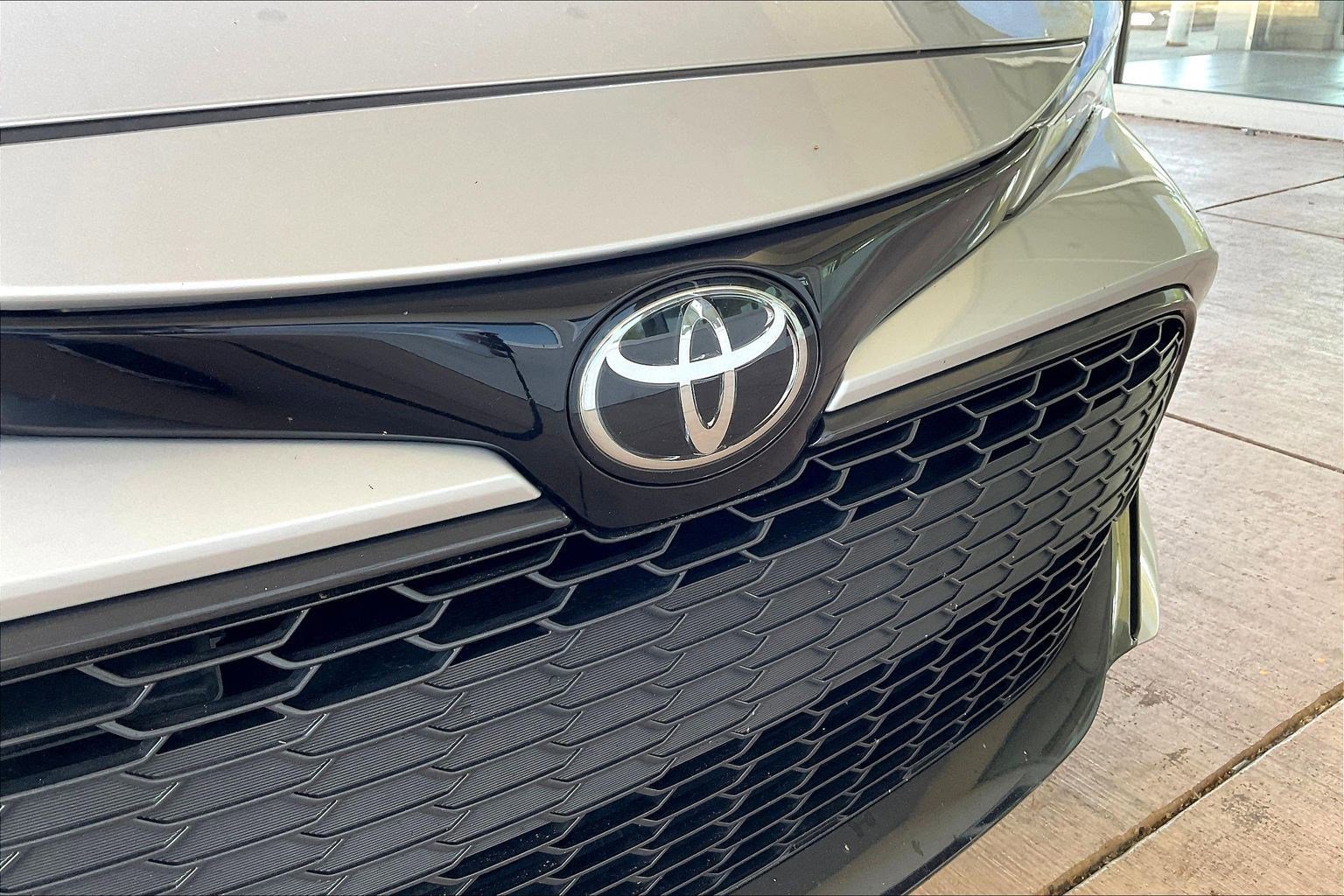 Used 2020 Toyota Corolla SE FWD image 30