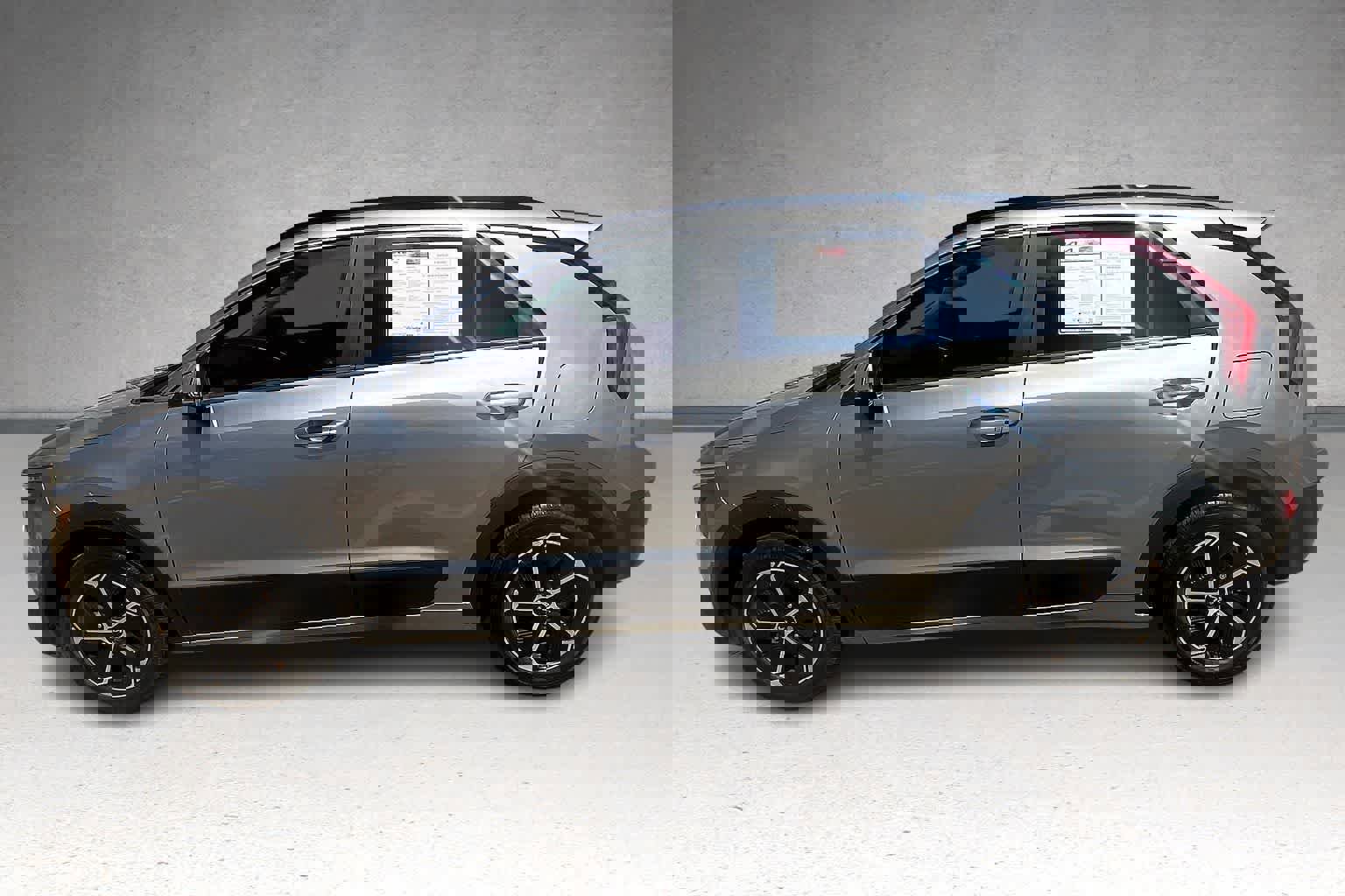 Used 2024 Kia Niro EX image 3