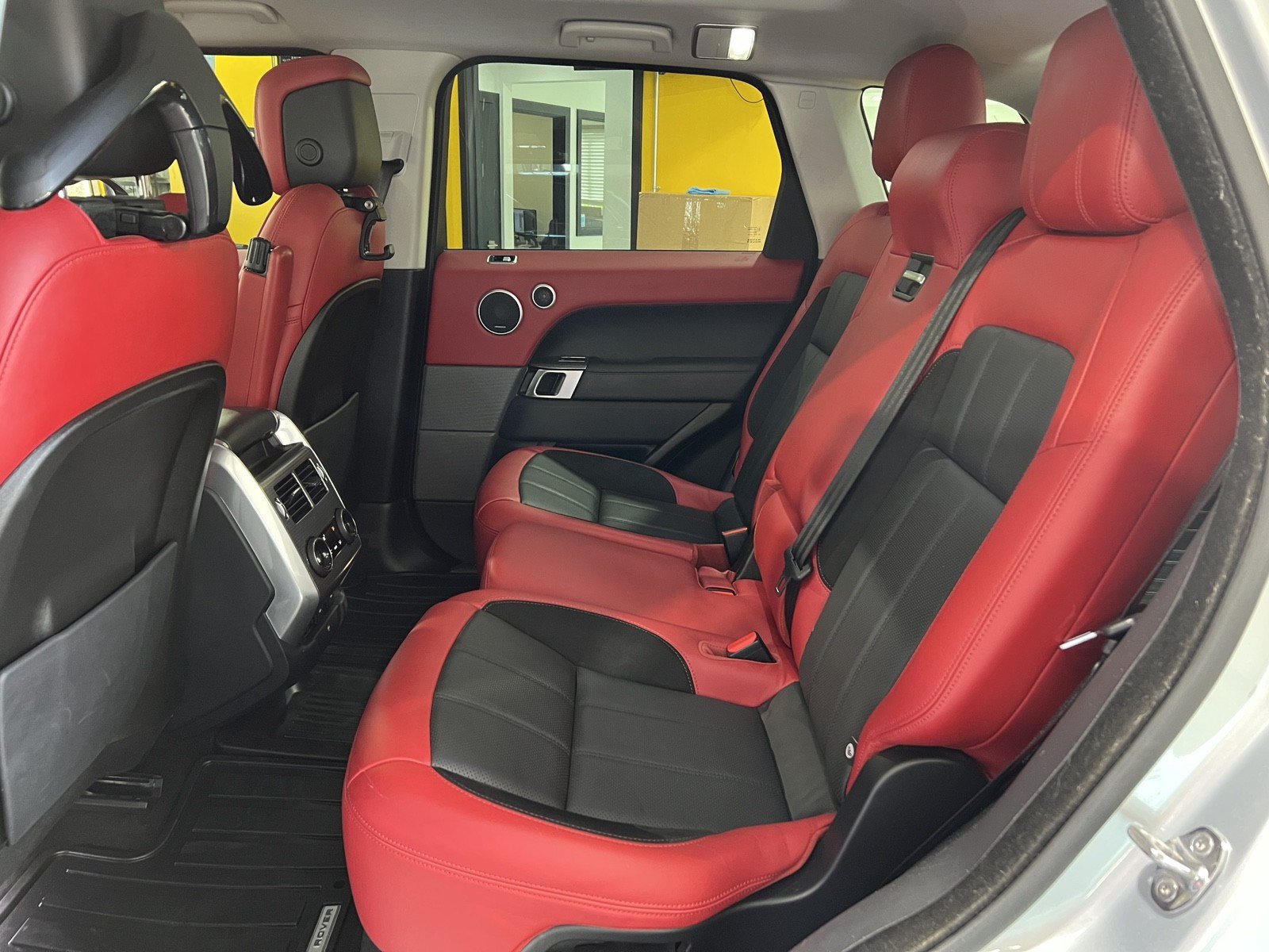 Used 2021 Land Rover Range Rover Sport HST AWD/4WD image 19