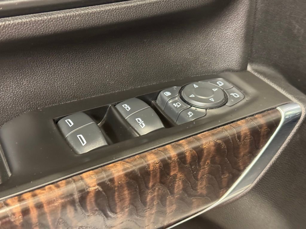 Used 2021 GMC Sierra 3500 Denali w/ Denali Ultimate Package image 11