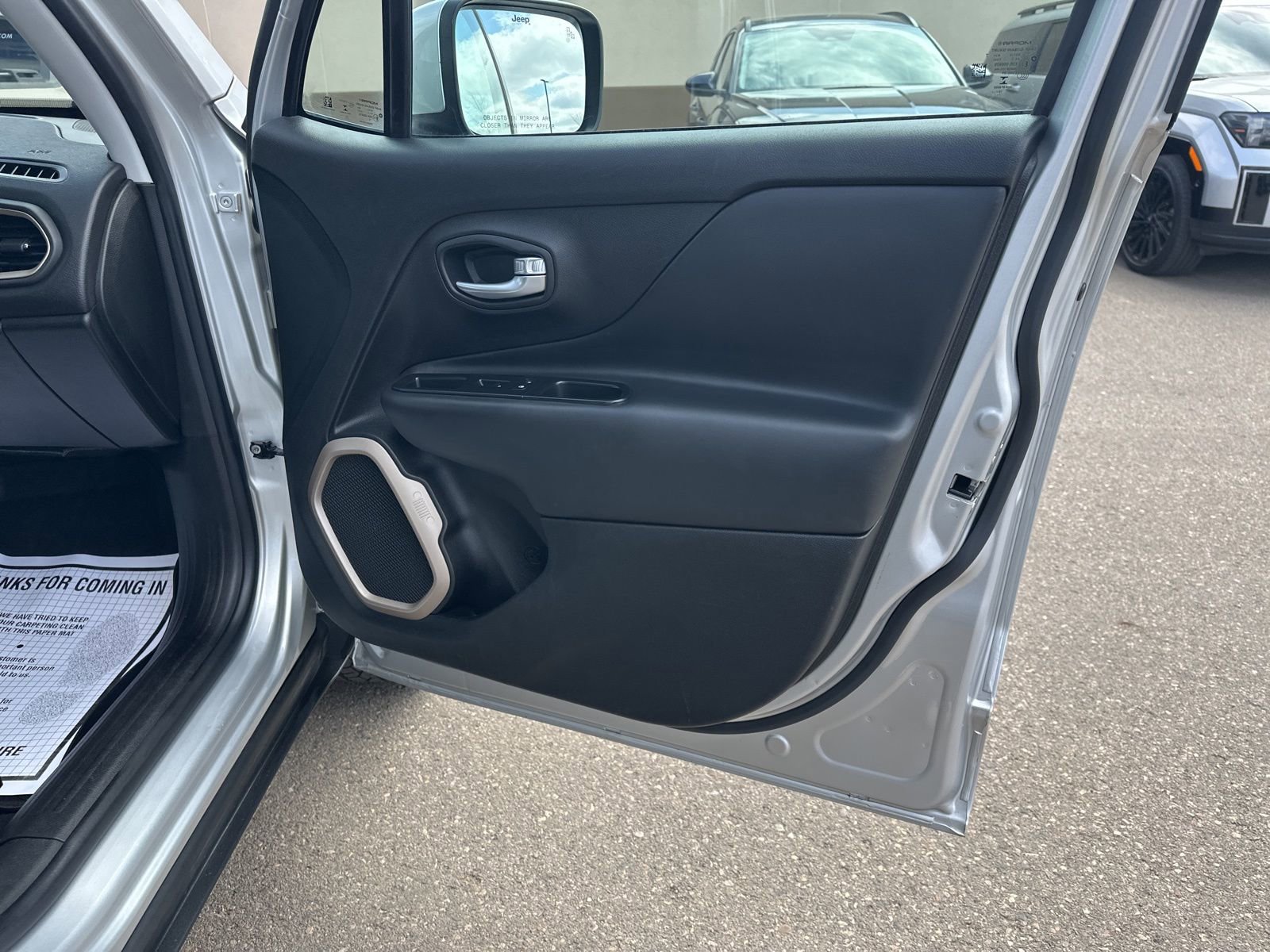 Used 2016 Jeep Renegade Limited AWD/4WD image 38