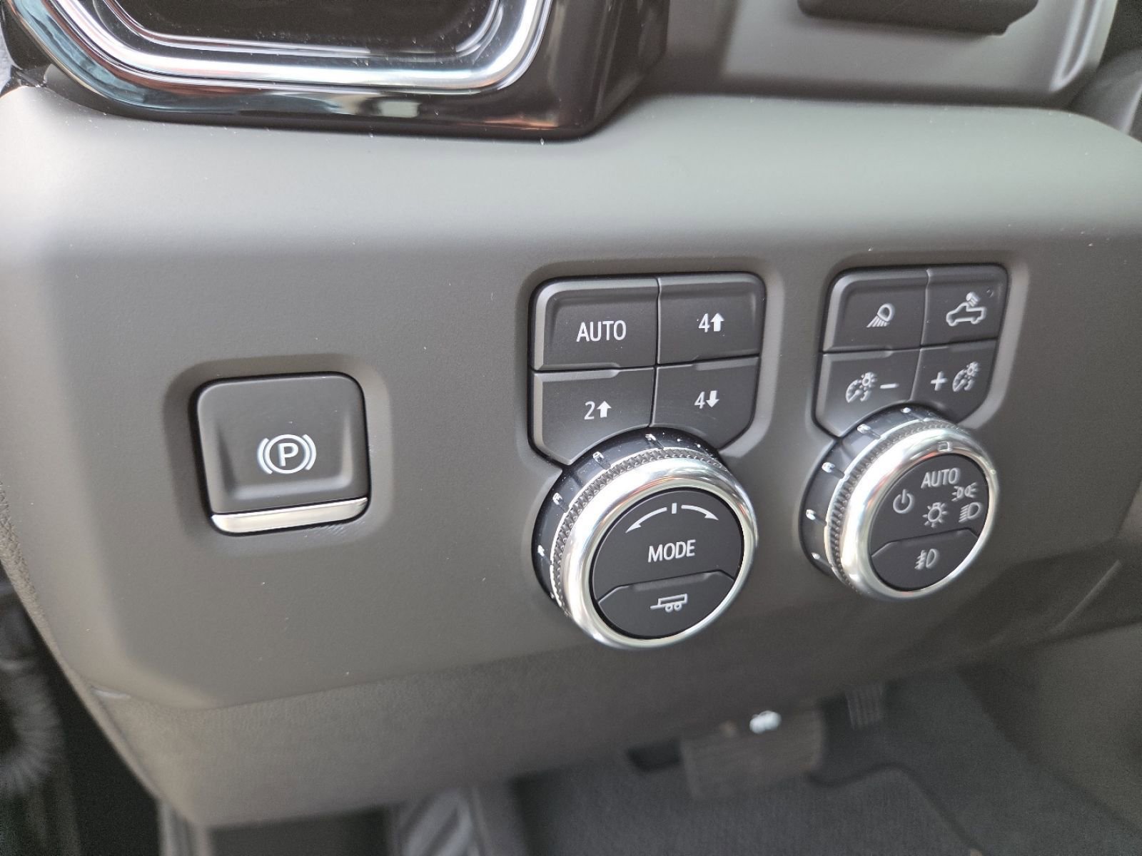 Used 2025 GMC Sierra 1500 Denali AWD/4WD image 6