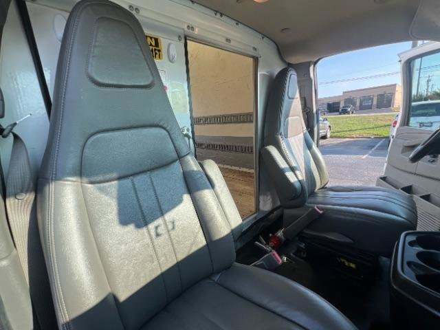 Used 2021 Chevrolet Express 4500 Extended w/ Power Convenience Package RWD image 16
