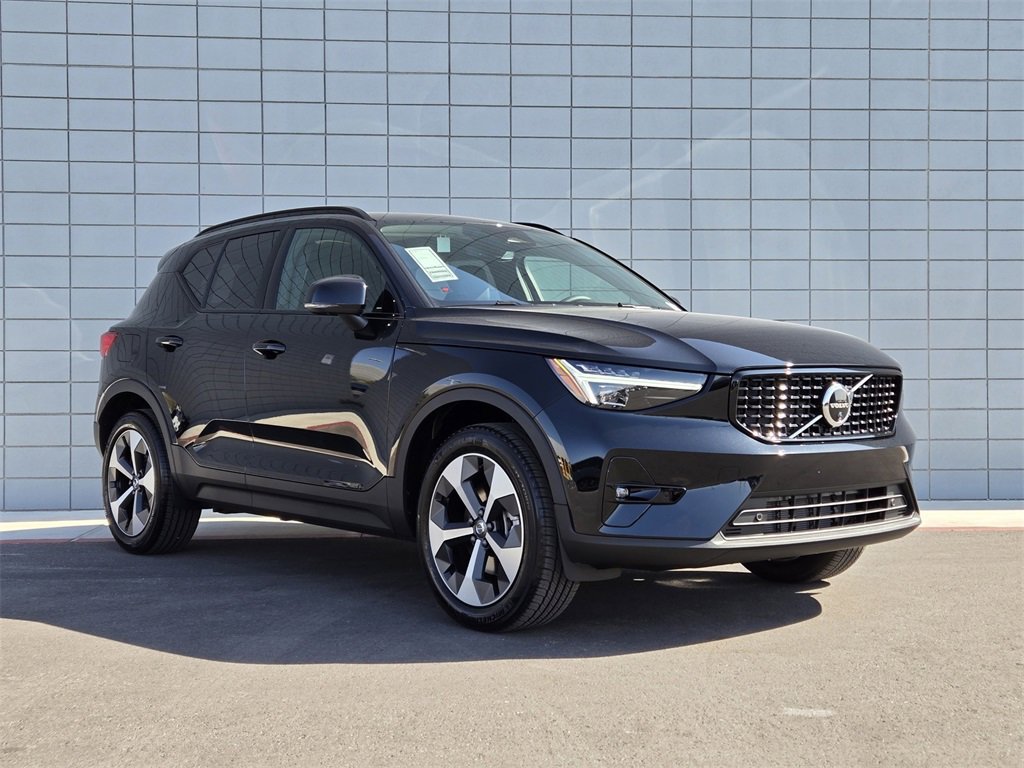 New 2025 Volvo XC40 B5 Plus w/ Protection Package Premier image 3