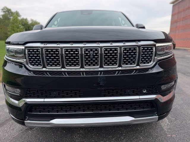 Used 2023 Jeep Grand Wagoneer Series III AWD/4WD image 9